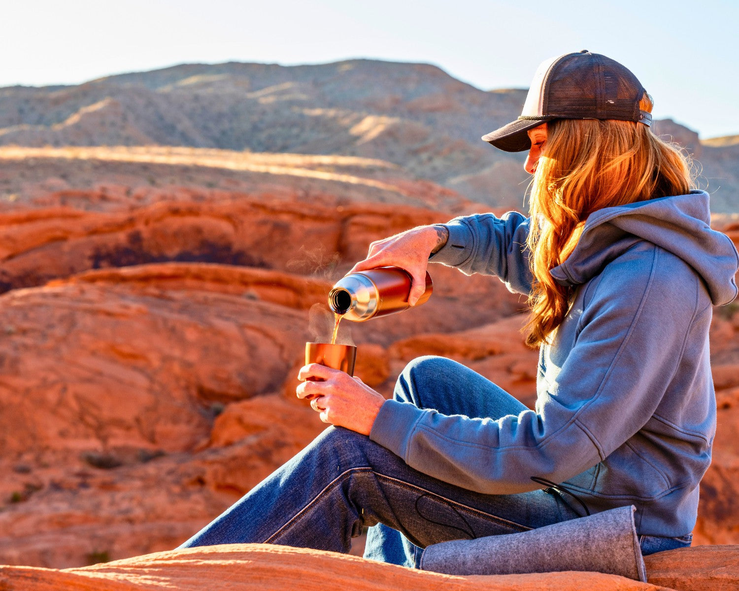 From coffee to cocktails, the Firelight Flask is the perfect tool for an easy & fun camping experience.